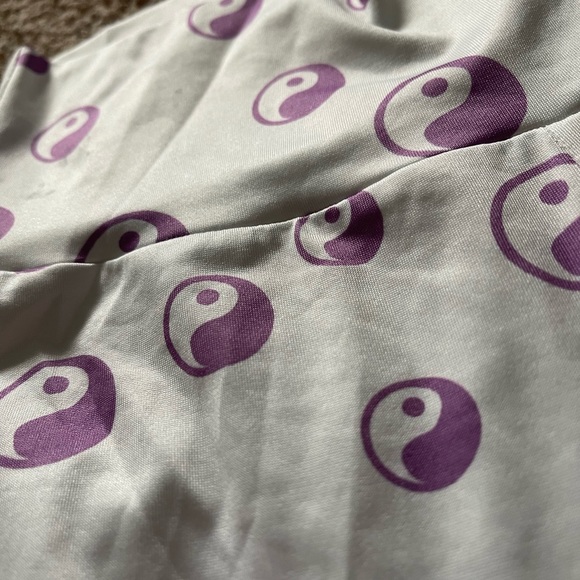 SHORTS - Picture 2 of 3